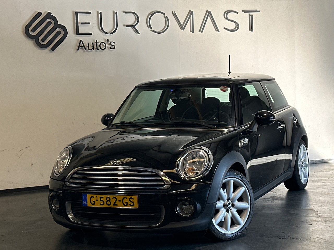 MINI 3-Deurs - 1.6 One Salt Airco Nieuw apk Nette auto - AutoWereld.nl