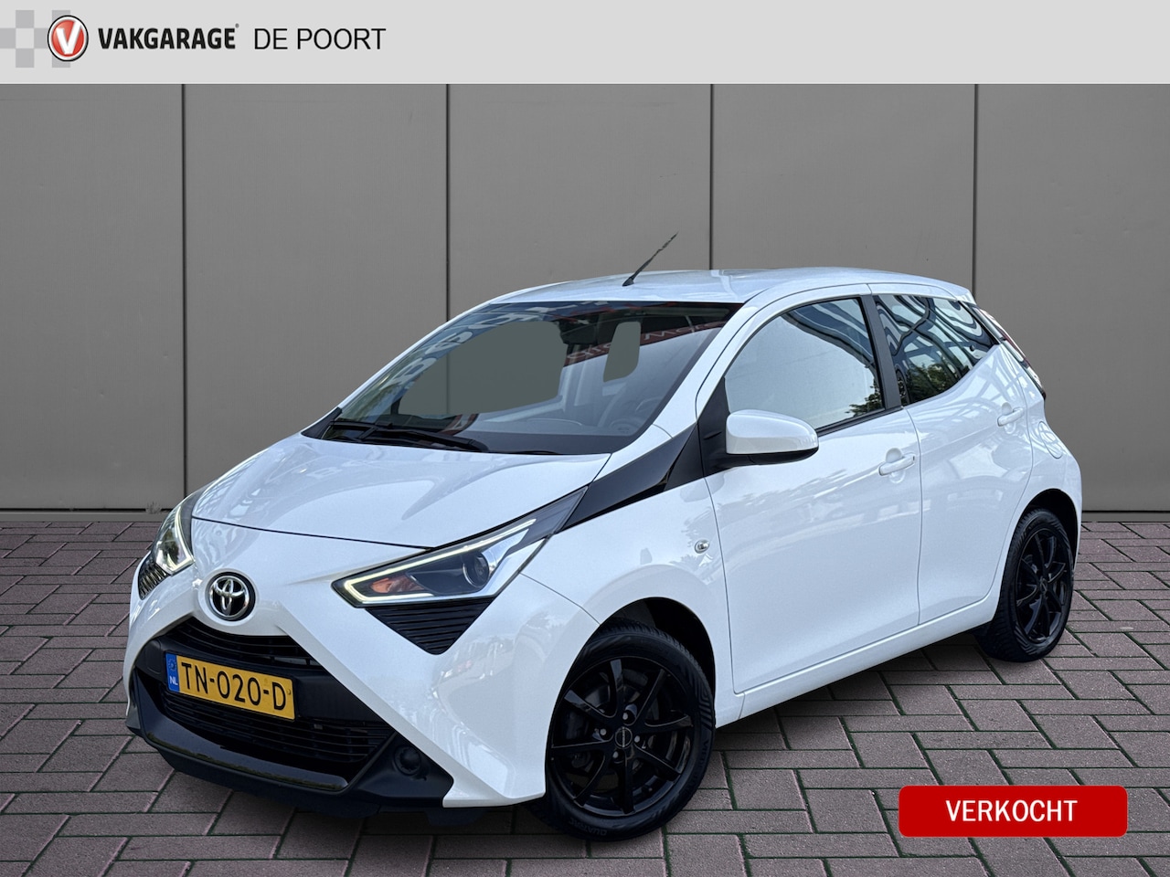 Toyota Aygo - 1.0 VVT-i x-play | Cruisec. | Camera | Airco | Carplay | Sportvelgen - AutoWereld.nl
