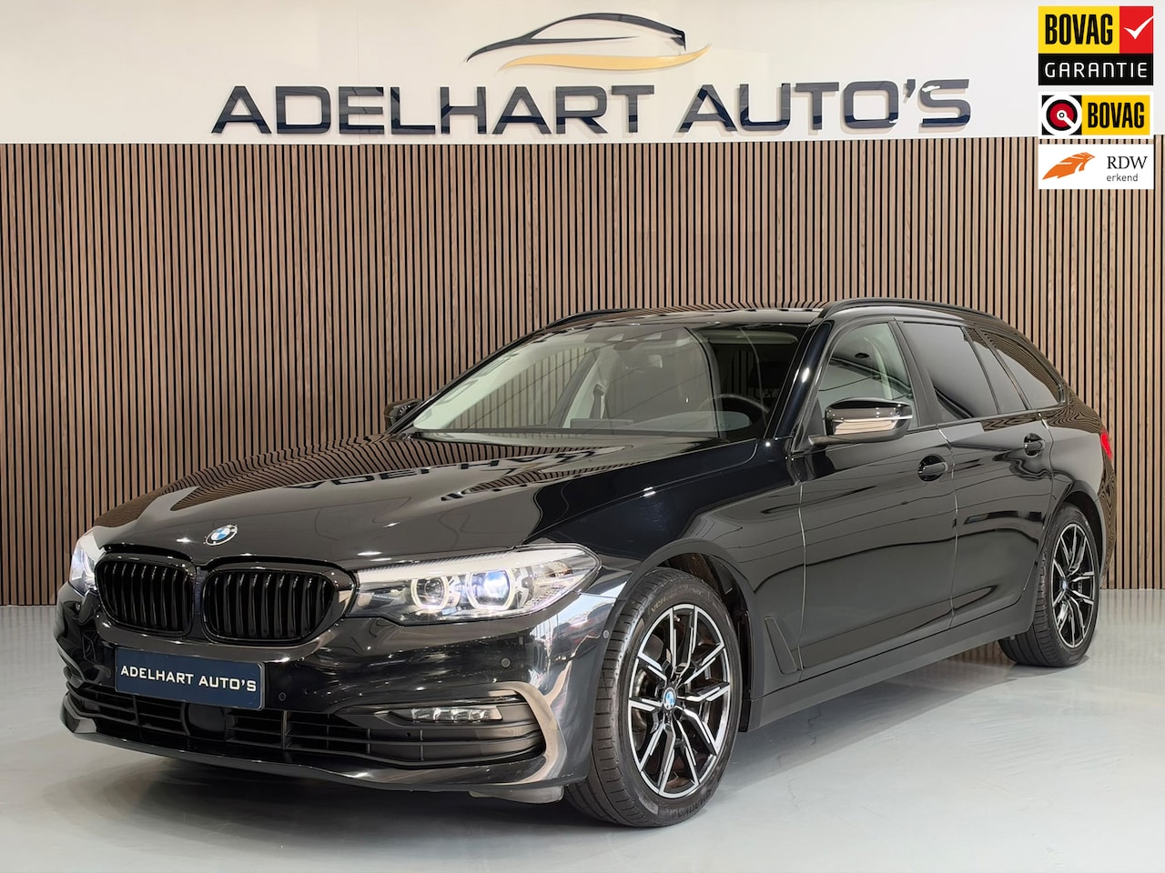 BMW 5-serie Touring - 520i High Executive Automaat Navigatie full map / Lederen interieur / Camera / Elektrische - AutoWereld.nl