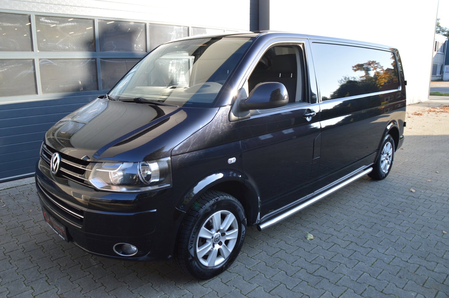 Volkswagen Transporter - 2.0 TDI L2H1 DC Trendline 2.0 TDI L2H1 DC Trendline - AutoWereld.nl