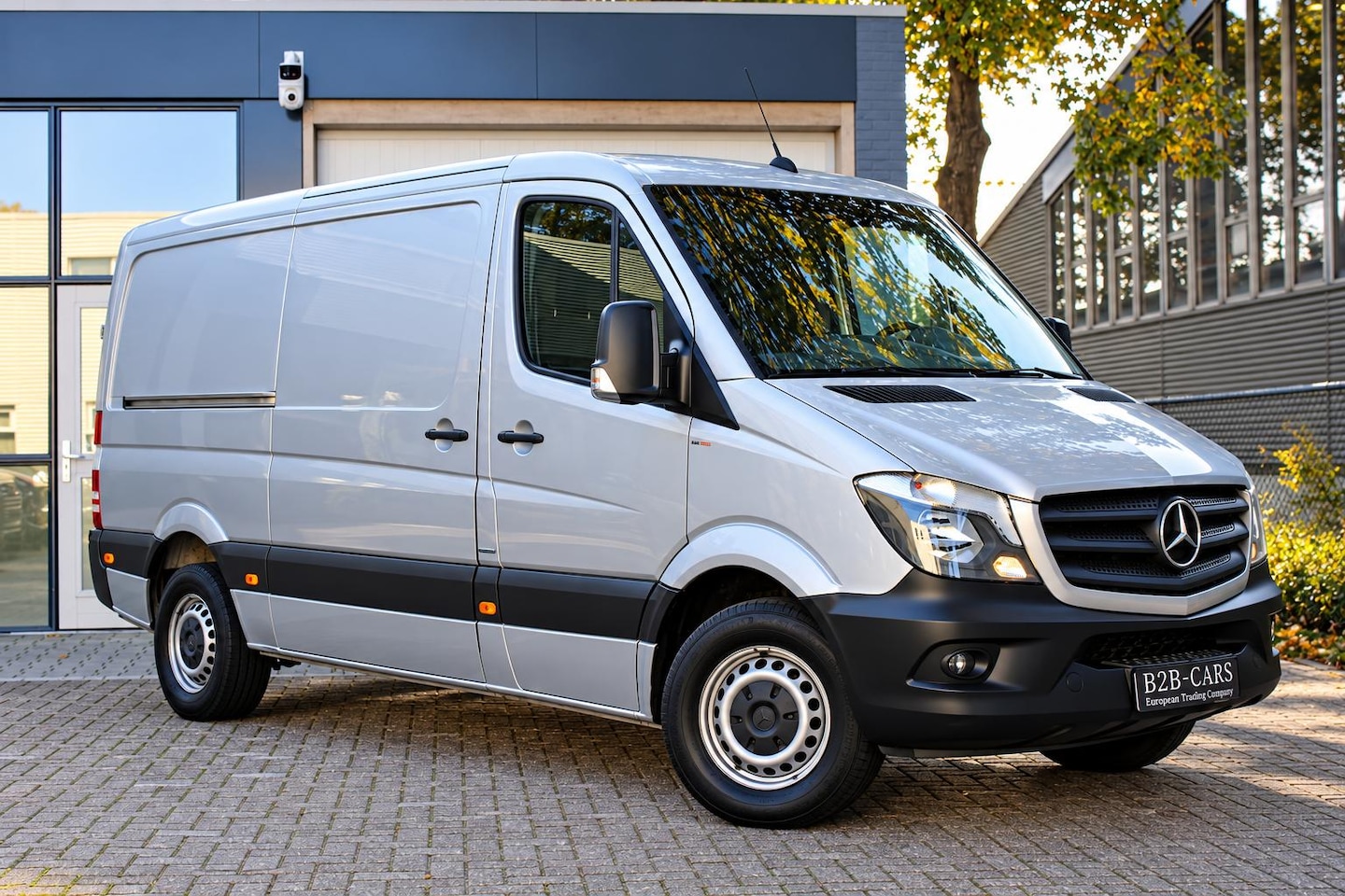 Mercedes-Benz Sprinter - 311 2.2 CDI Automaat | L2 / H1 | Airco | Cruise control - AutoWereld.nl