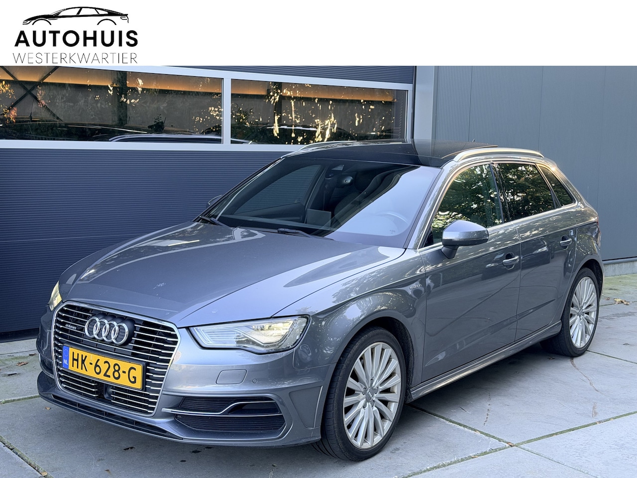 Audi A3 Sportback - 1.4 e-tron PHEV 204pk S-Line Panoramadak Navigatie Stoelverwarming Keyless - AutoWereld.nl