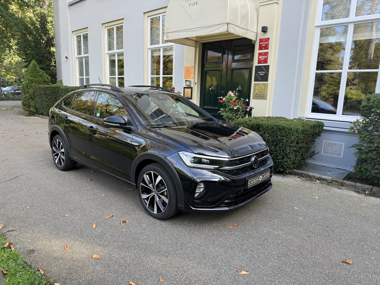Volkswagen Taigo - 1.0 TSI R-Line 1.0 TSI R-Line, Camera, IQ Light, Adaptieve cruise - AutoWereld.nl