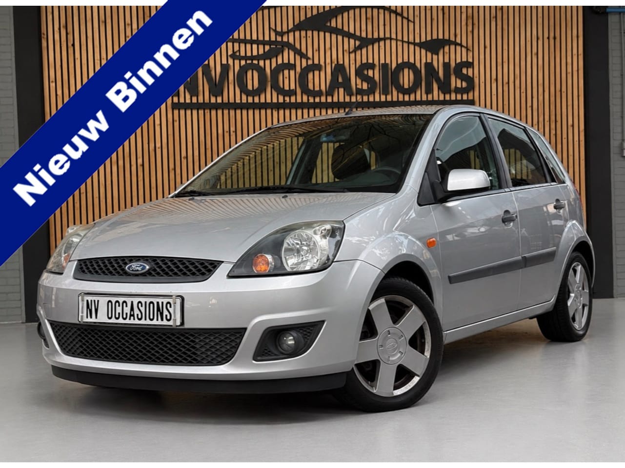 Ford Fiesta - 1.4-16V Futura AIRCO/5DEURS/ELEKR/CENTV/NAP/15"LV/NETTE STAAT! - AutoWereld.nl