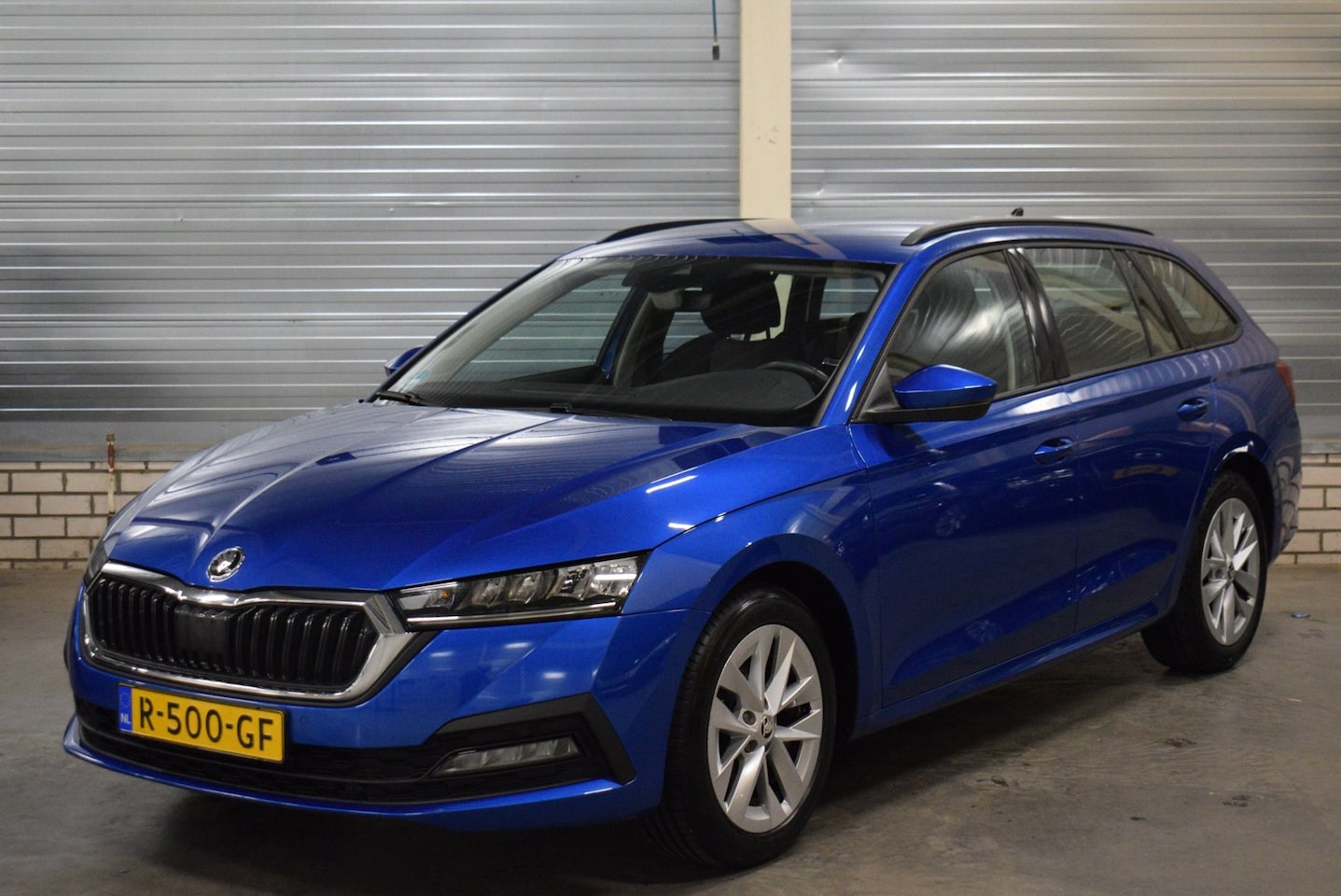 Skoda Octavia Combi - 1.0 TSI Business Edition + Apple/Android Carplay|Navigatie|Verwarmd stuurwiel|Parkeersenso - AutoWereld.nl
