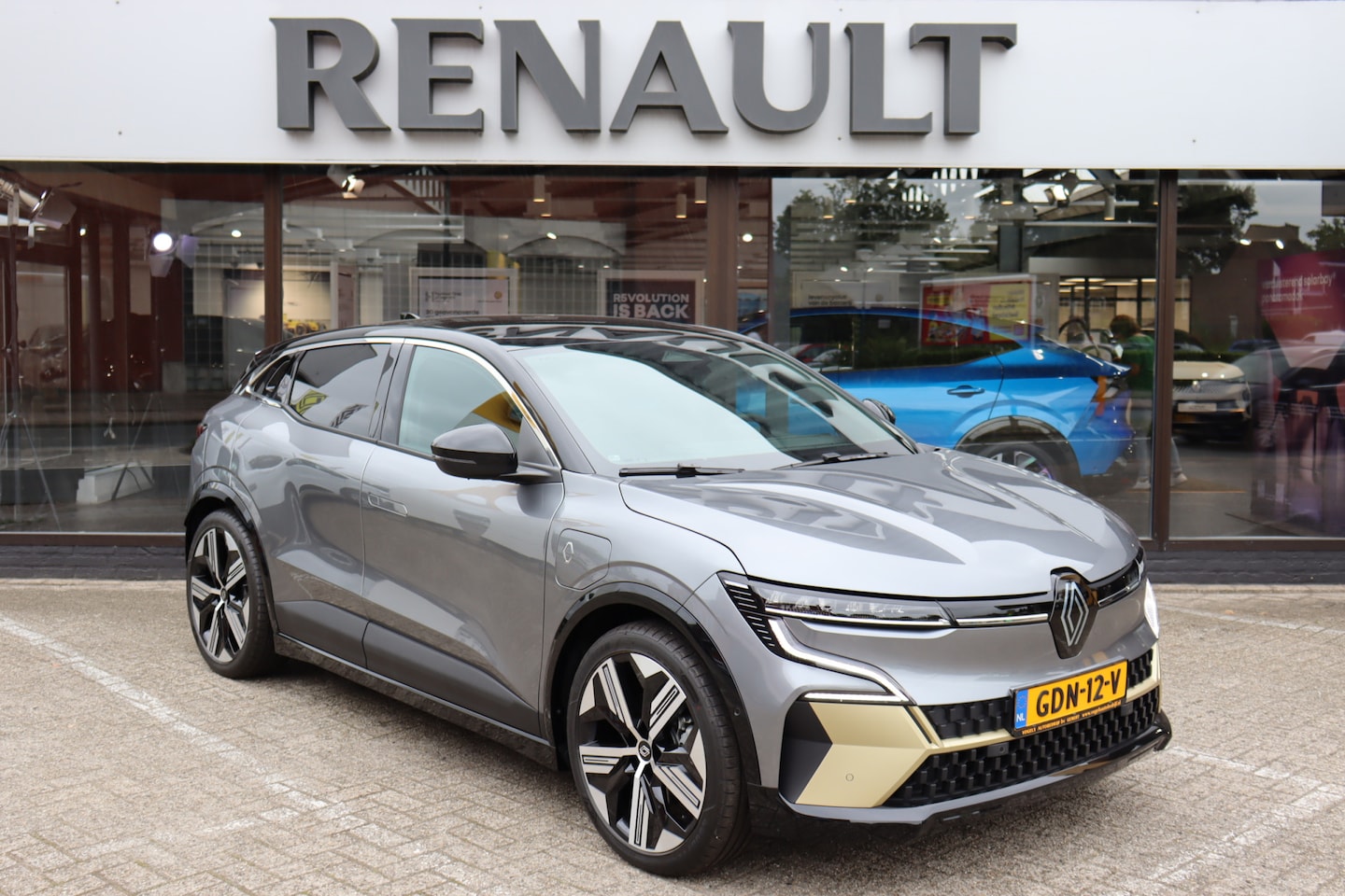 Renault Mégane E-Tech - EV60 220pk Iconic + Pack Adv. Drive Assist Gar+ t/m juni 2028 - AutoWereld.nl