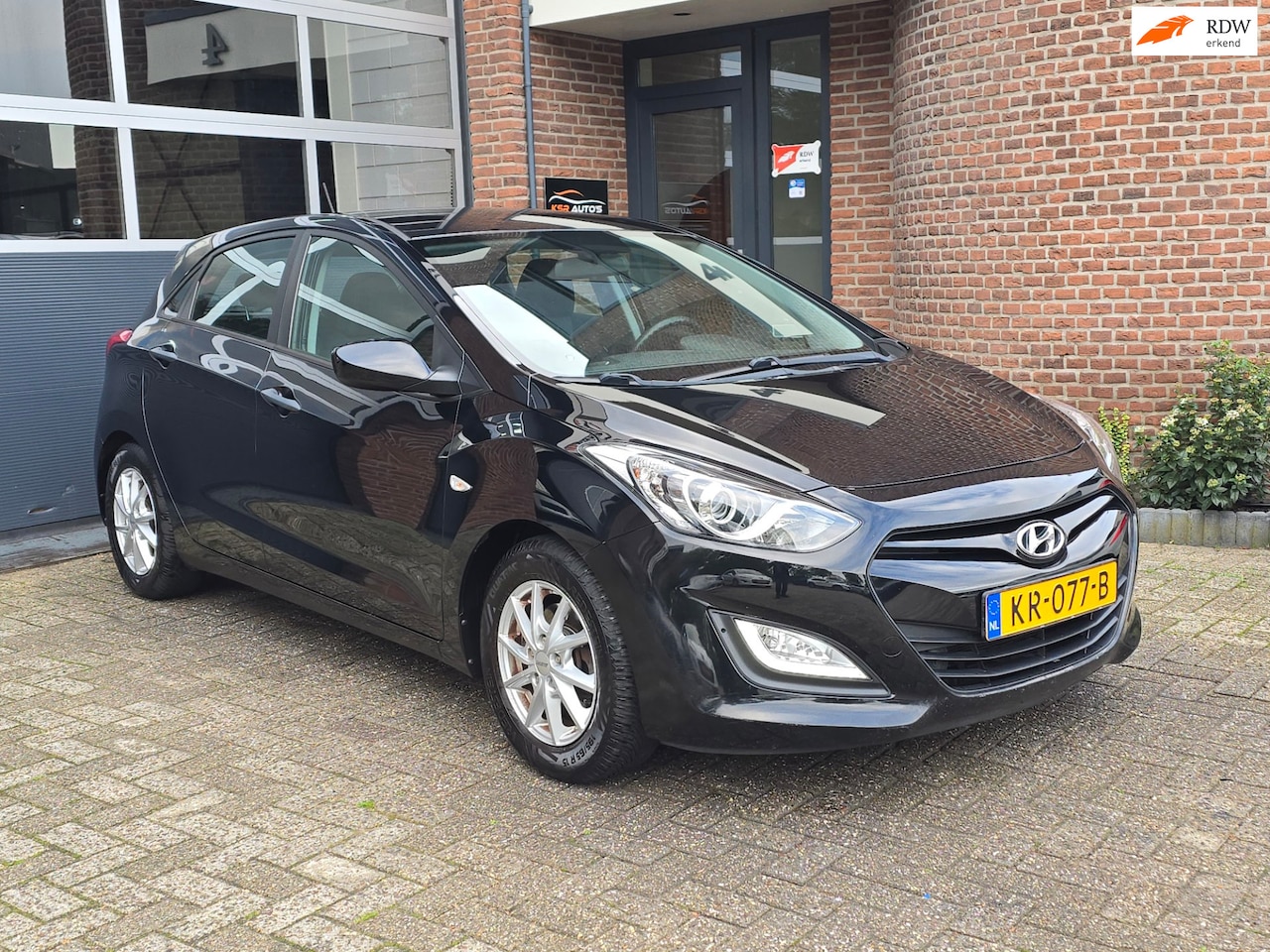 Hyundai i30 - 1.4 5DR |Nap |Led |Apk - AutoWereld.nl