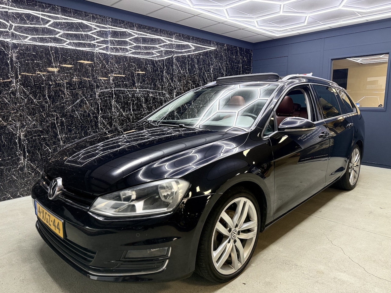 Volkswagen Golf Variant - 1.4 TSI Highline PANO / WINTERPAKKET / MASSAGE STOEL... - AutoWereld.nl