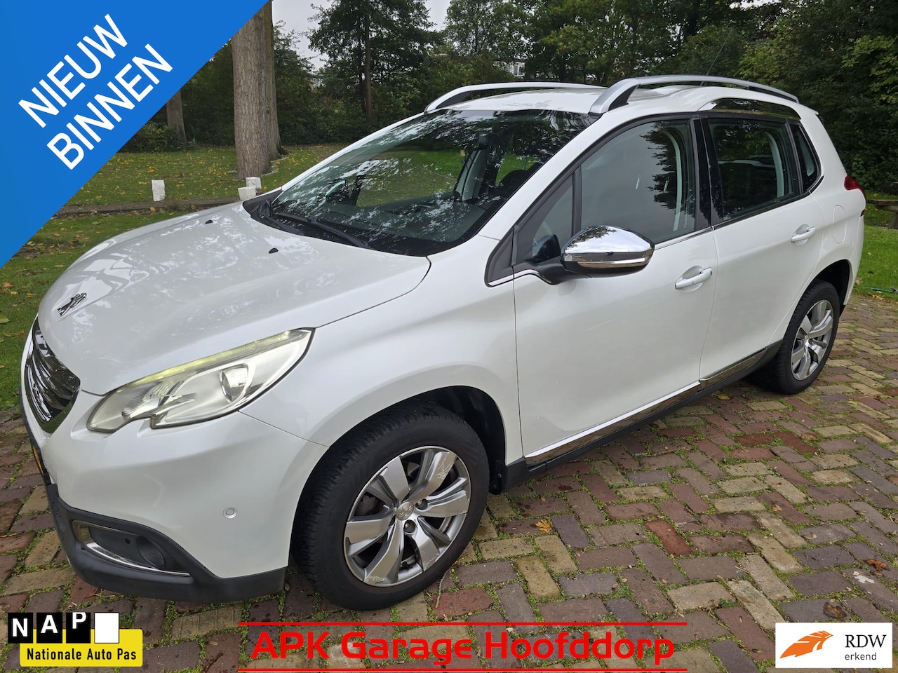 Peugeot 2008 - 1.2 VTi Allure / AUTOMAAT / Dealer onderhouden - AutoWereld.nl