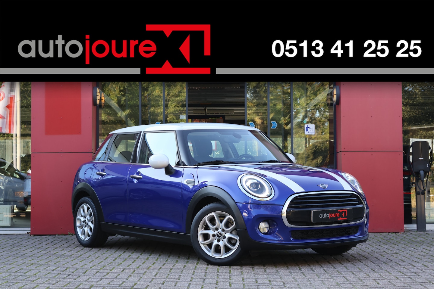 MINI 5-Deurs - 1.5 Cooper Pepper | Two-Tone | Climate Control | Parkeersensoren | - AutoWereld.nl