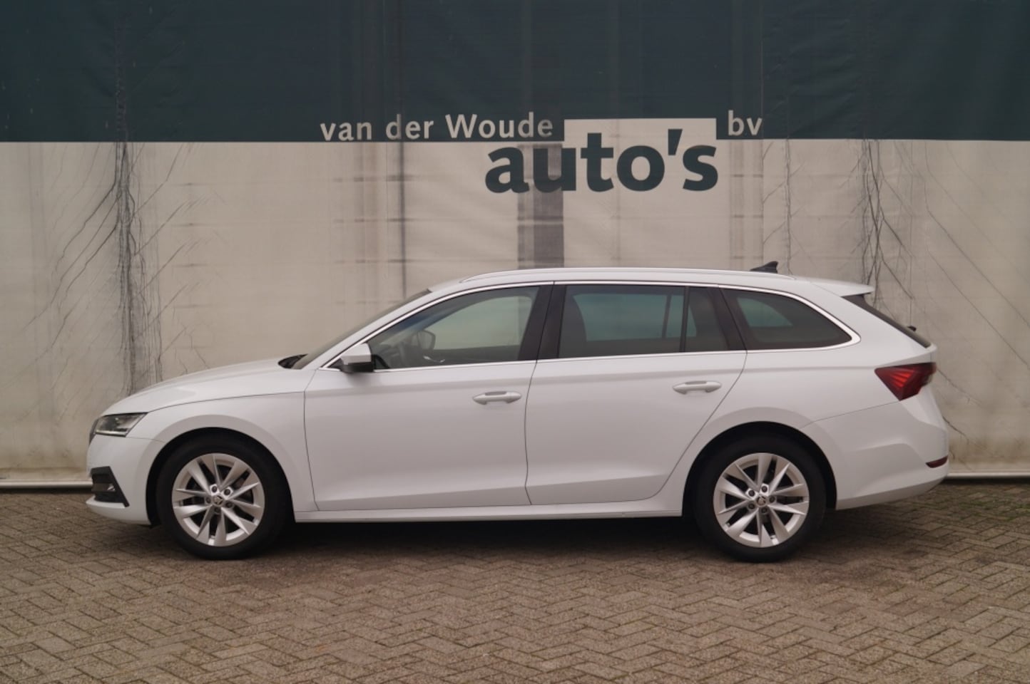 Skoda Octavia Combi - 1.0 TSI 110pk Business Edition Travel -ECC-ACC- - AutoWereld.nl