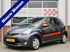 Toyota Aygo - 1.0 VVT-i Dynamic Orange /AIRCO/Bluetooth/14'LM/LED/USB+AUX/CV/Elek. ramen/ISOFIX/Donker g