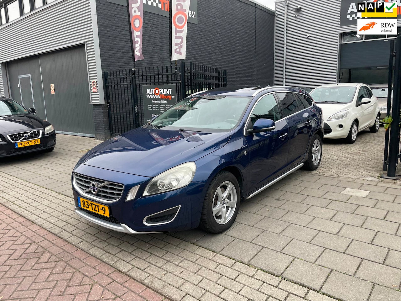 Volvo V60 - 1.6 T3 Ocean Race Schuifdak Trekhaak Airco NAP APK - AutoWereld.nl