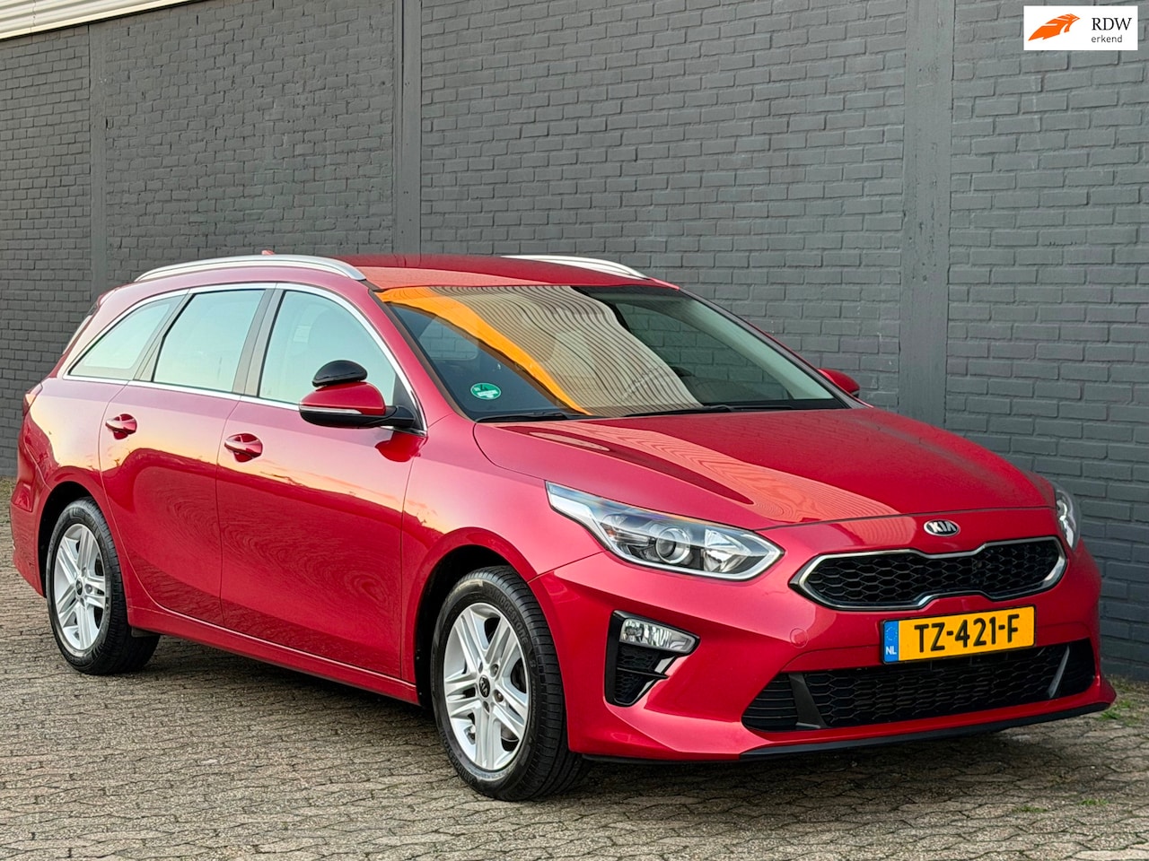 Kia Cee'd Sportswagon - Ceed 1.0 T-GDi DynamicLine NAVI CLIMA CAMERA TREKHAAK - AutoWereld.nl