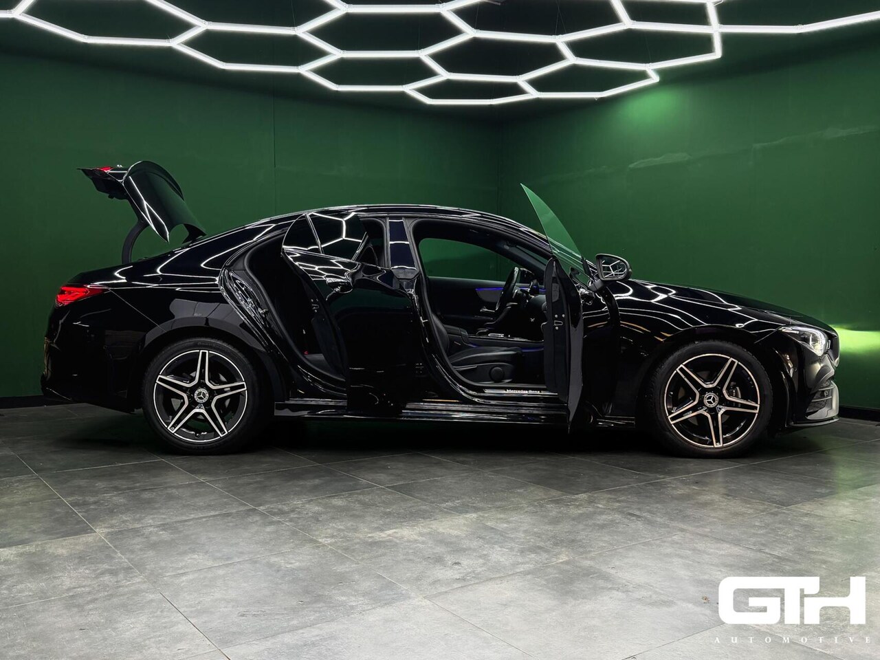 Mercedes-Benz CLA-Klasse - 180 AMG Camera | Keyless | Lane | Sfeer - AutoWereld.nl