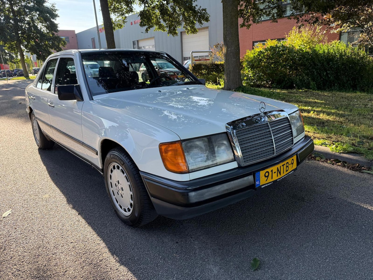 Mercedes-Benz 200-500 (W124) - E 230 AUTOMAAT LPG (70 LITER) BELASTINGVRIJ !!!! - AutoWereld.nl