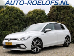 Volkswagen Golf - 1.5 eTSI Style Automaat * Led * Camera
