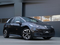 Volkswagen ID.3 - First Plus 58 kWh AppleCarplay IQ-Light Trekhaak Sfeerverlicht 19'' Inch Sportvelgen Camer