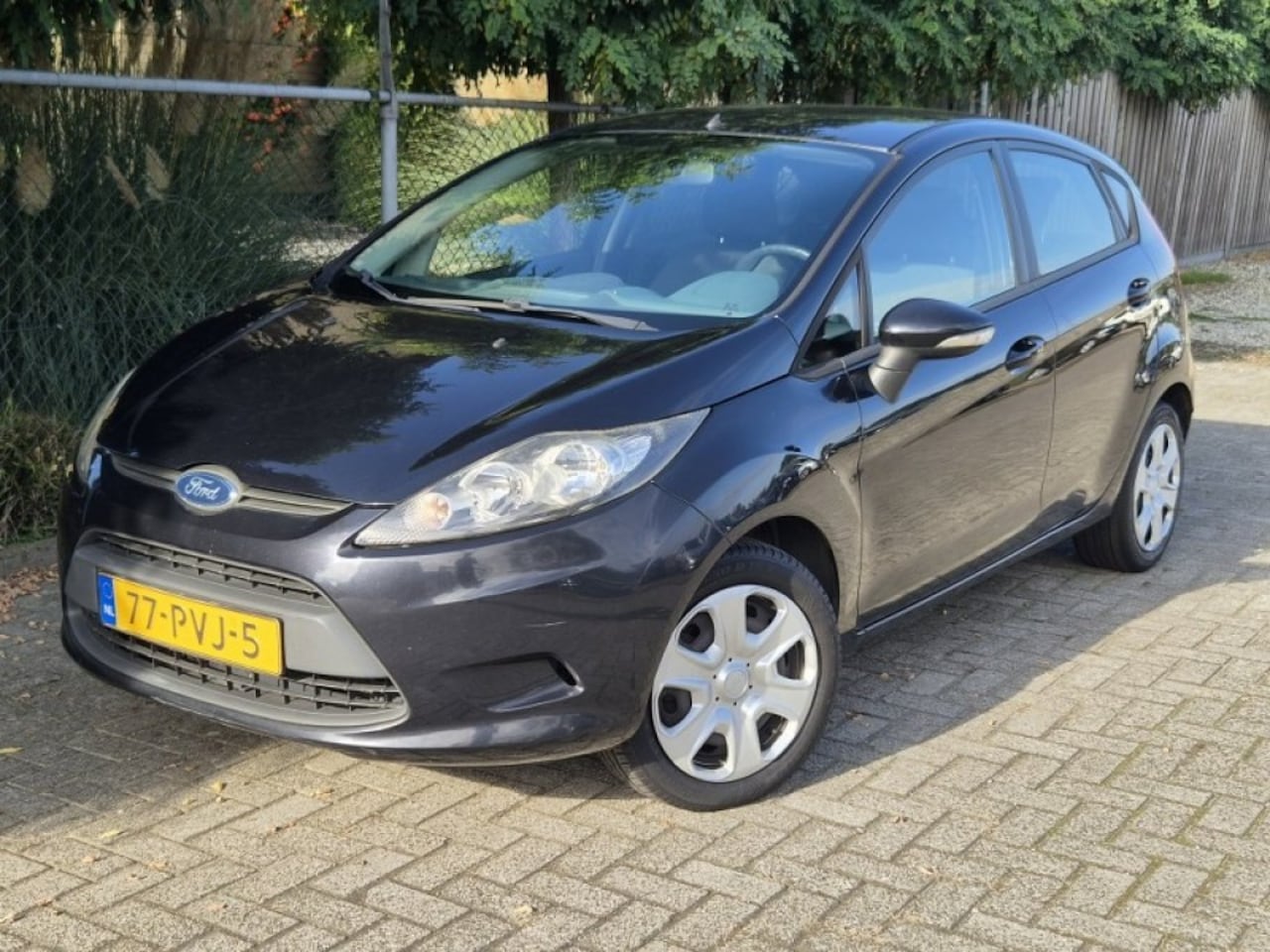 Ford Fiesta - 1.25 limited/ Airco/ Nieuwe distributie riem/ apk nov 2027 - AutoWereld.nl