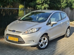 Ford Fiesta - 1.25 limited/ Airco/ trekhaak/ ditributieriem is verv