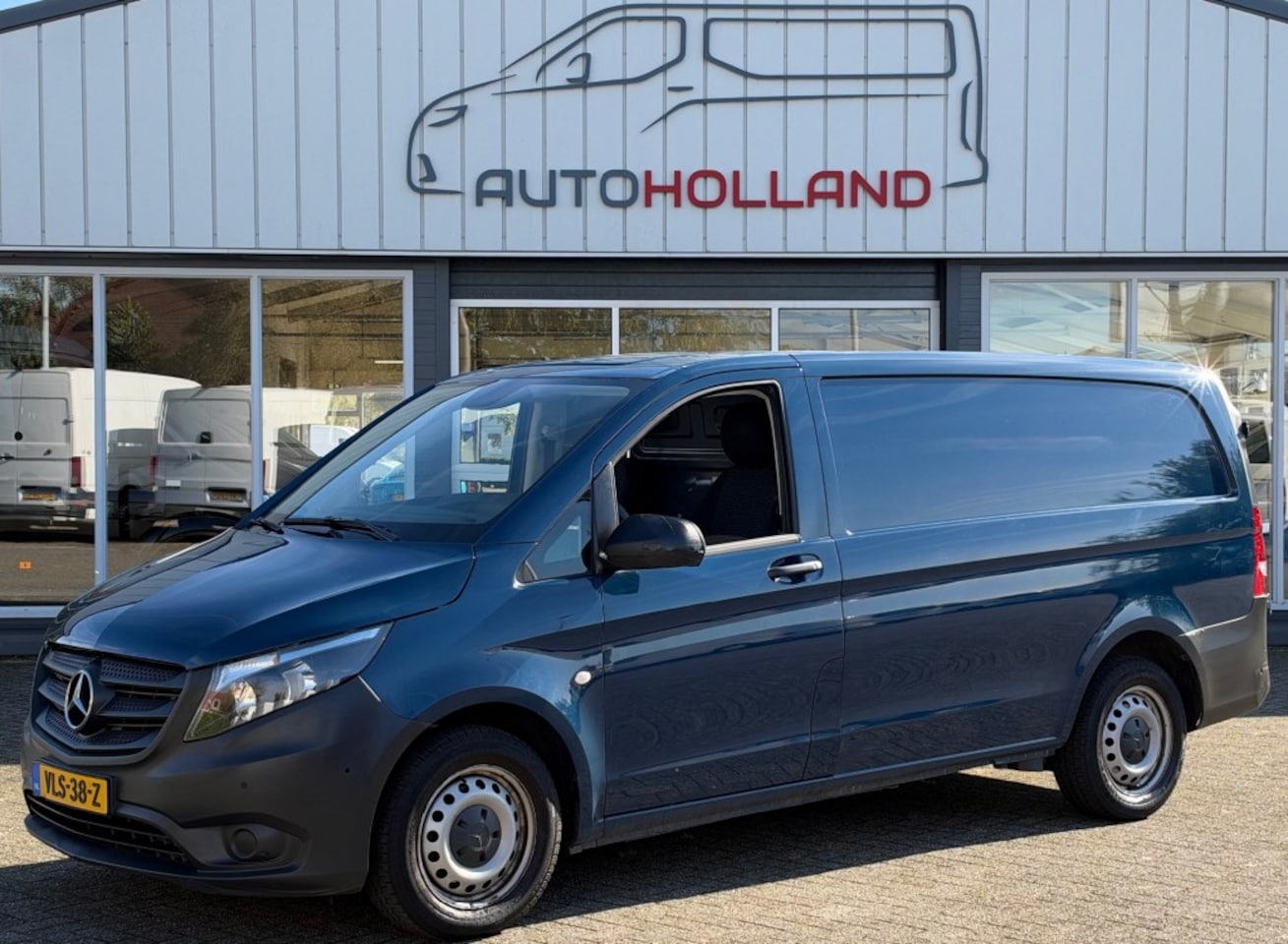 Mercedes-Benz Vito - 114 CDI 100KW 136PK L2H1 EURO 6 AIRCO/ CRUISE CONTROL/ PARKEERSENSOREN/ 100% DEALERONDERHO - AutoWereld.nl