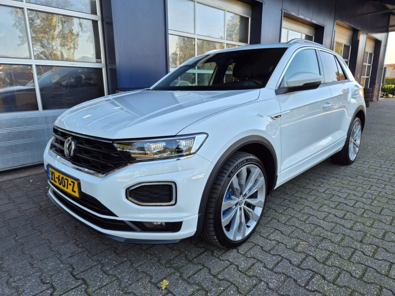 Volkswagen T-Roc - 1.5 TSI Sport 1.5 TSI SPORT, R-LINE, Automaat, Trekhaak, Carplay, Navi, Elektrische A-klep, ALL IN Prijs - AutoWereld.nl