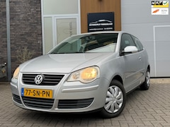 Volkswagen Polo - 1.4-16V Optive | automaat | Apple CarPlay | Airco |