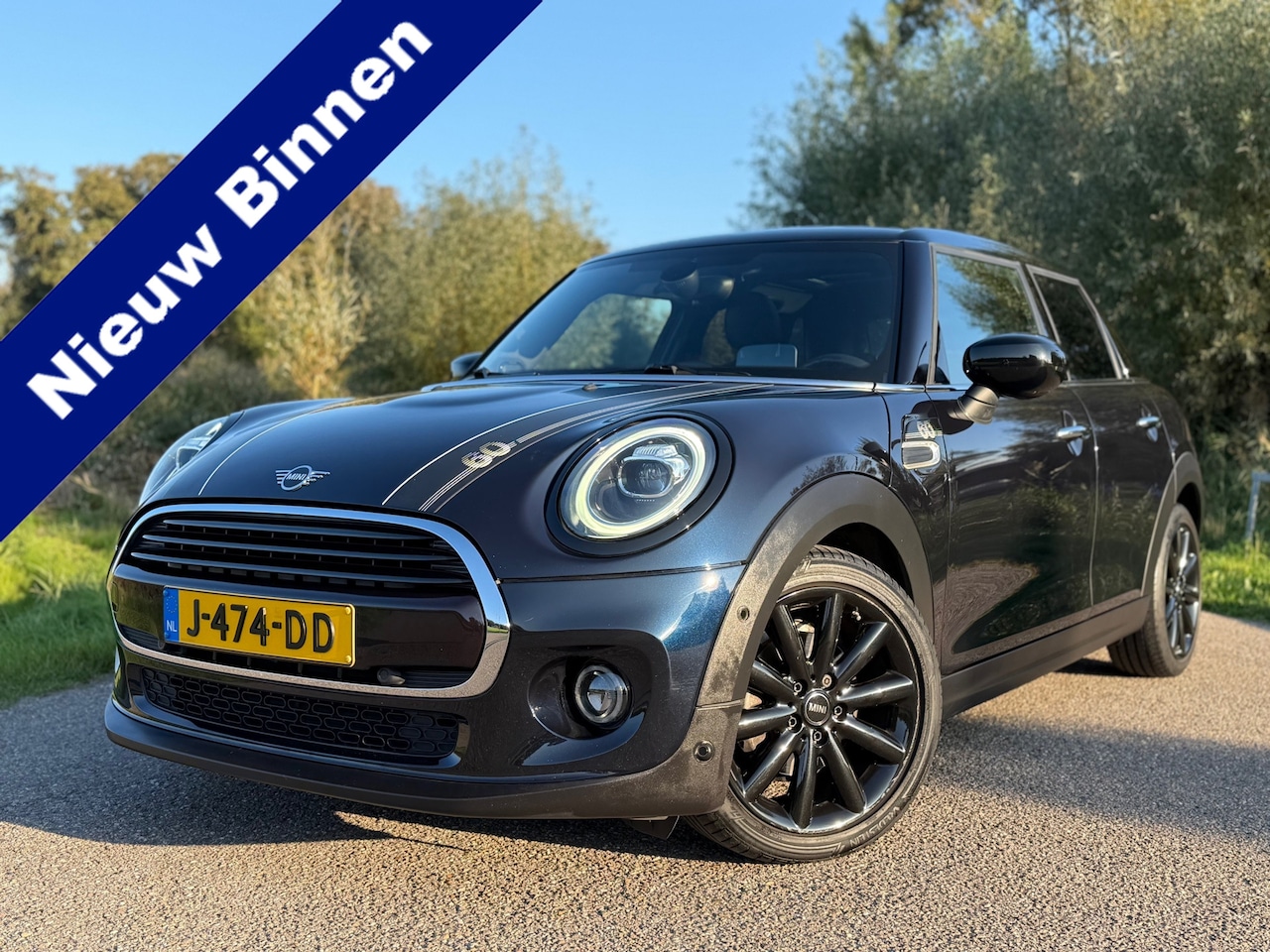 MINI 5-Deurs - 1.5 Cooper 60 Years Edition / Automaat / NL Auto / Panorama dak / Harman/Kardon / Stoelver - AutoWereld.nl