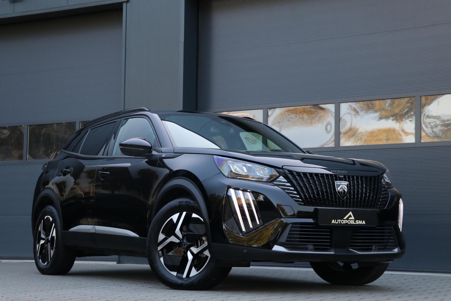 Peugeot e-2008 - EV Allure Pack 50 kWh AppleCarplay 3 FASEN 3D Cockpit Lmv Led 100% SOH 4043 KM BJ2025 - AutoWereld.nl
