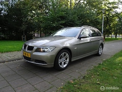 BMW 3-serie Touring - 320i Business |103.000km N.A.P.|1e Eig