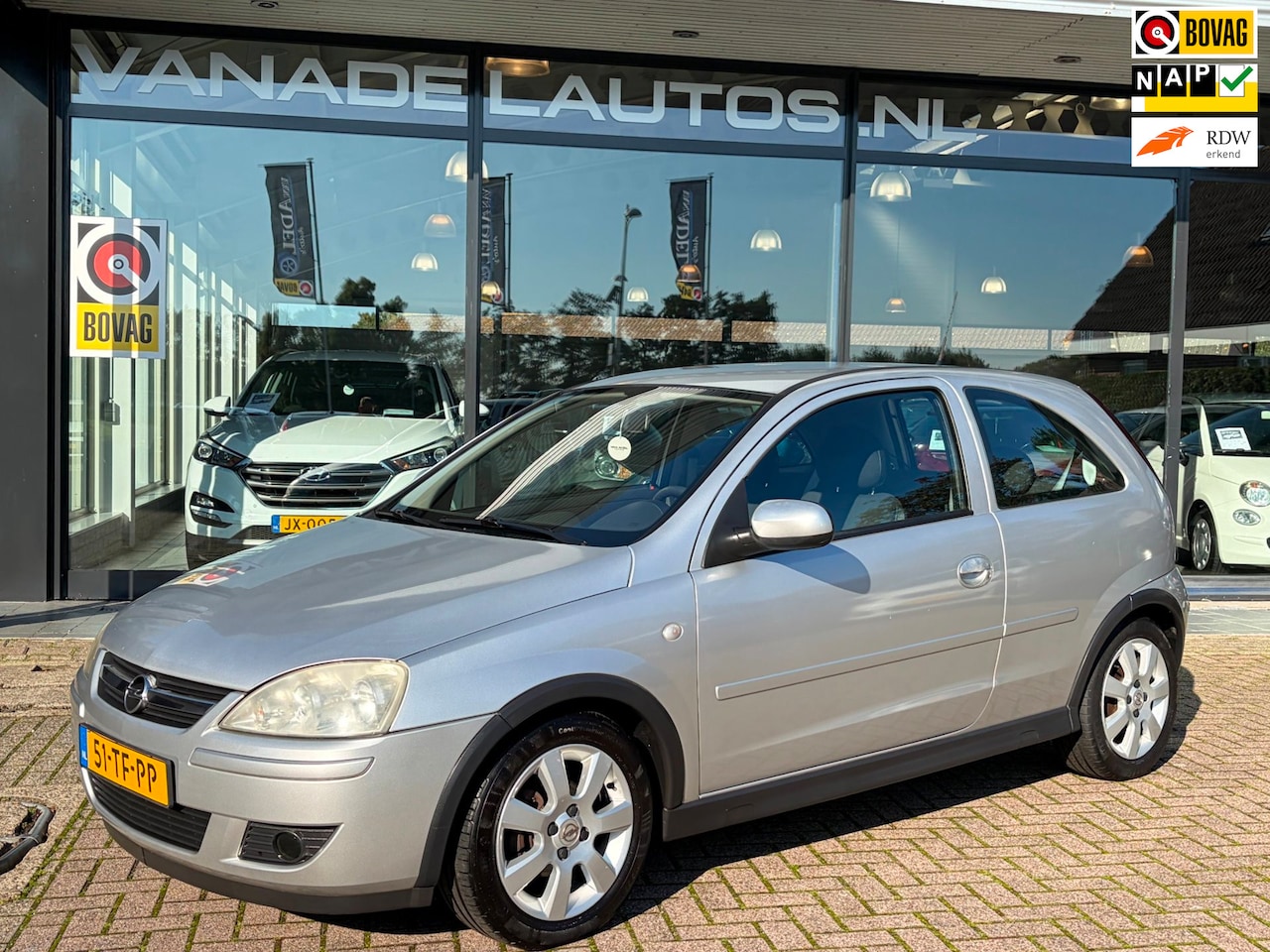 Opel Corsa - 1.2-16V Silverline Airco Cruise LM Velgen Trekhaak NL-Auto NAP Dealeronderhouden! - AutoWereld.nl