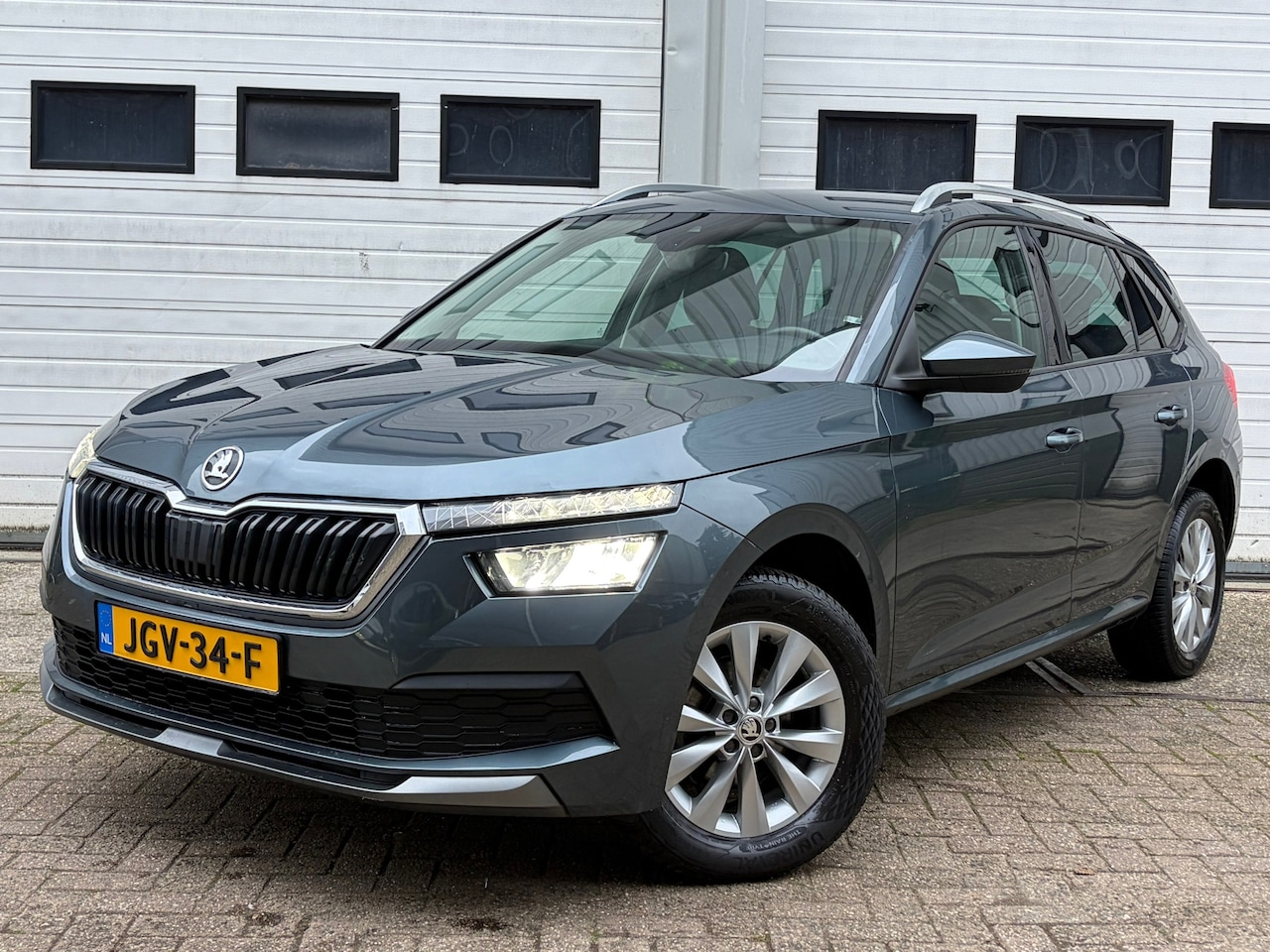 Skoda Kamiq - 1.0 TSI Ambition virtual/front-lane/carplay/led/navi/keyless/telefoonlader/aut - AutoWereld.nl
