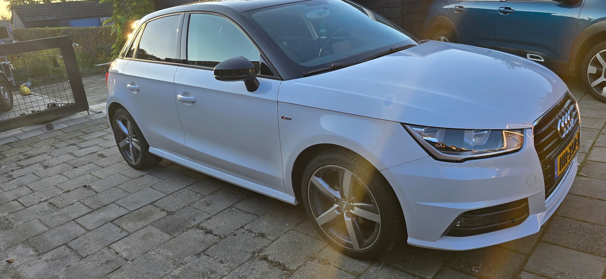 Audi A1 Sportback - 1.0 TFSI Adrenalin S-Line - AutoWereld.nl