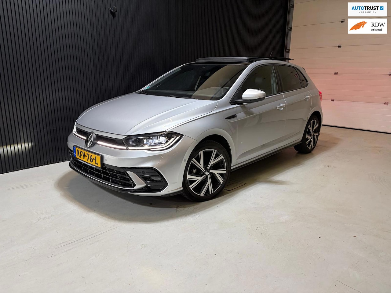 Volkswagen Polo - 1.0 TSI R-Line Edition Panoramadak Camera Keyless - AutoWereld.nl