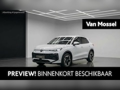 Volkswagen T-Roc - 1.5 eTsi R-Line First Edition 150 PK| Trekhaak | Navigatie | Stoelverwarming | Stuurwielve