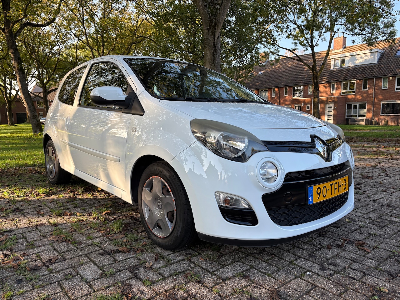 Renault Twingo - 1.2-16V Authentique - AutoWereld.nl