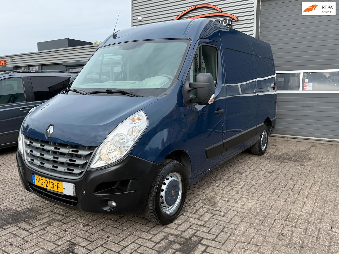 Renault Master - T35 2.3 dCi L2H2 Eco DC|NAV|AC|AIRBAG - AutoWereld.nl