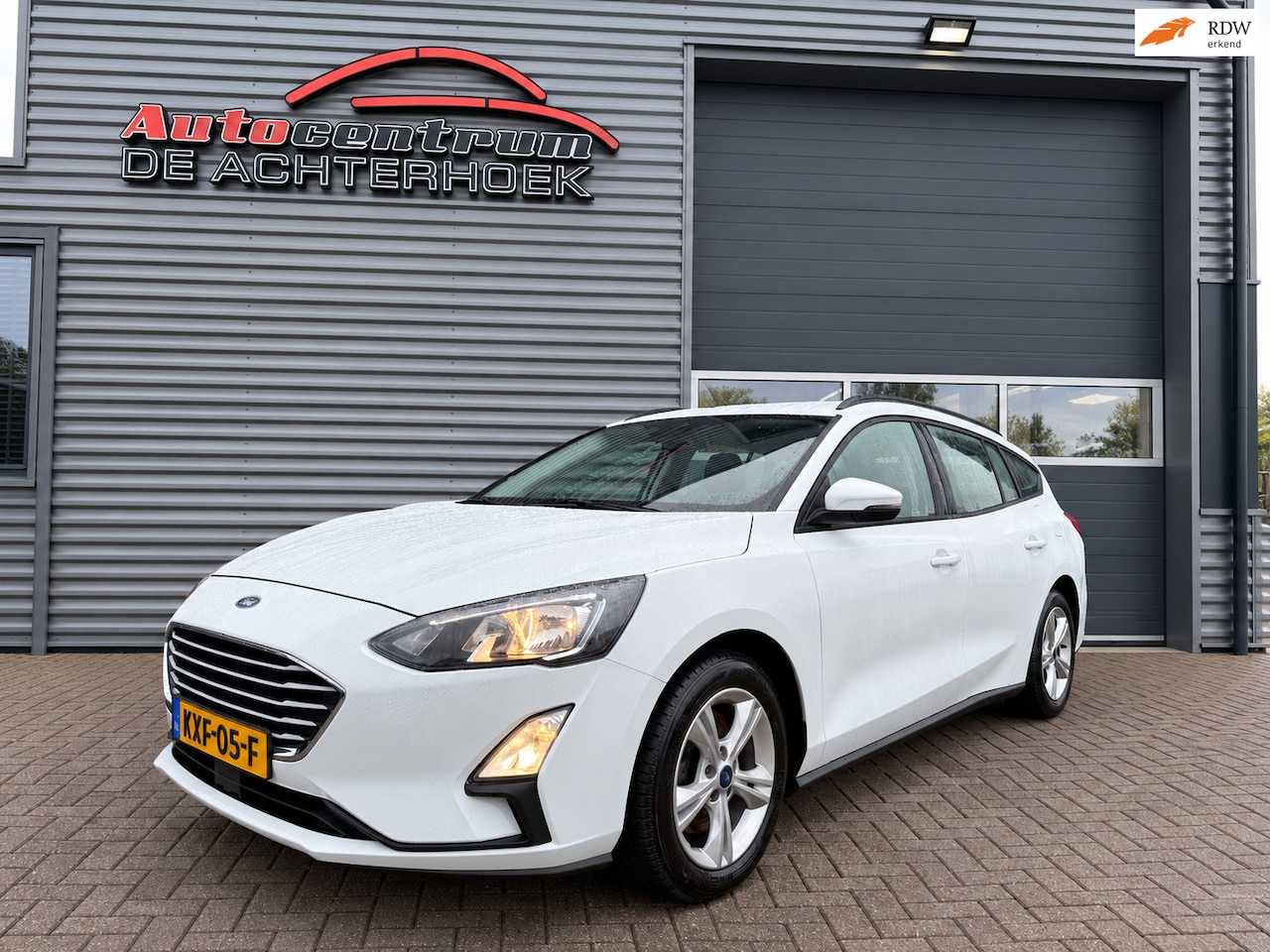 Ford Focus Wagon - 1.0 EcoBoost Trend Edition Business|cruise control|park sensor|stoel verwarming - AutoWereld.nl