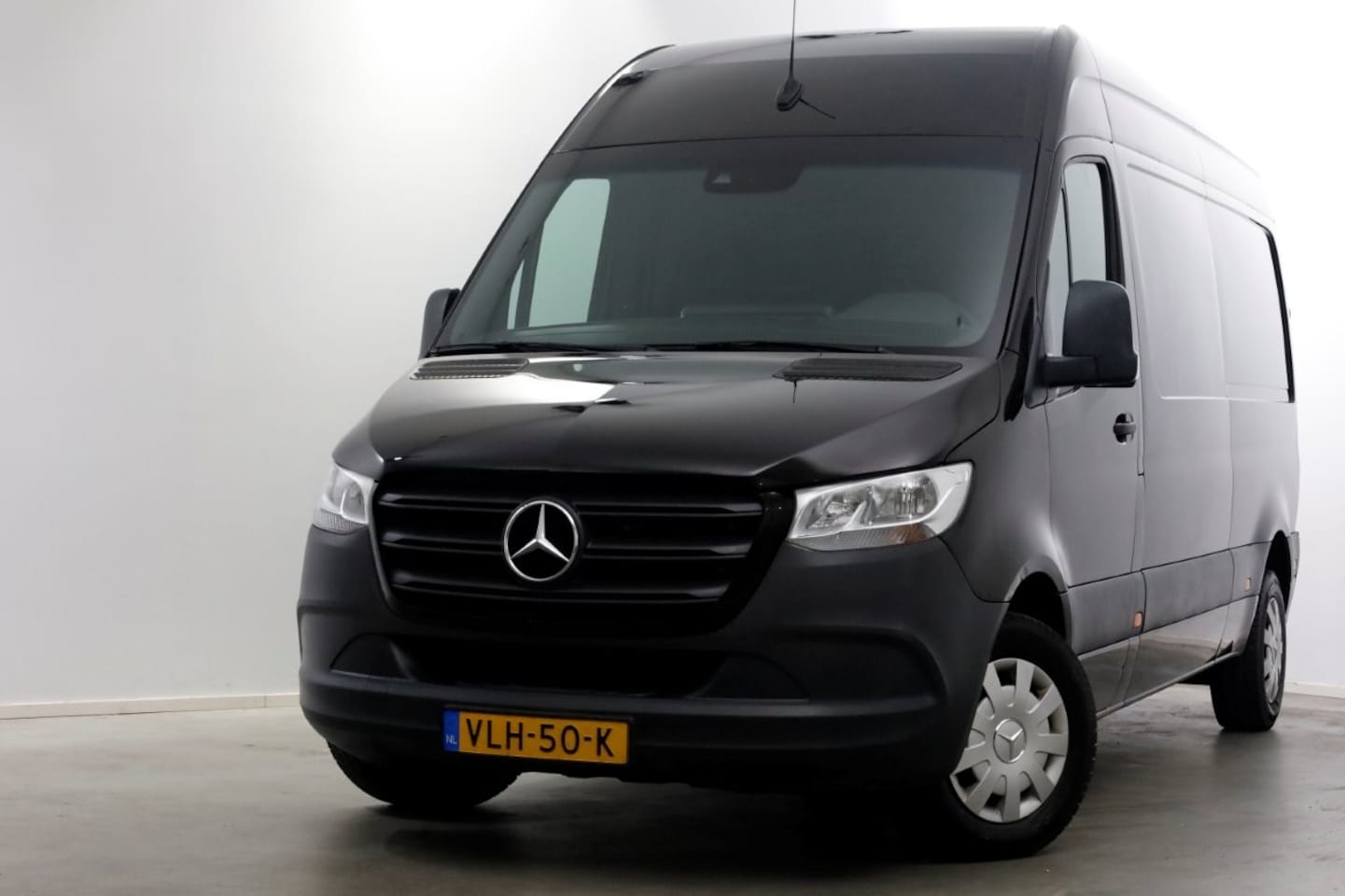 Mercedes-Benz Sprinter - 211 CDI 115pk 9G Automaat L2H2 Airco/Navi/Camera 08-2021 - AutoWereld.nl