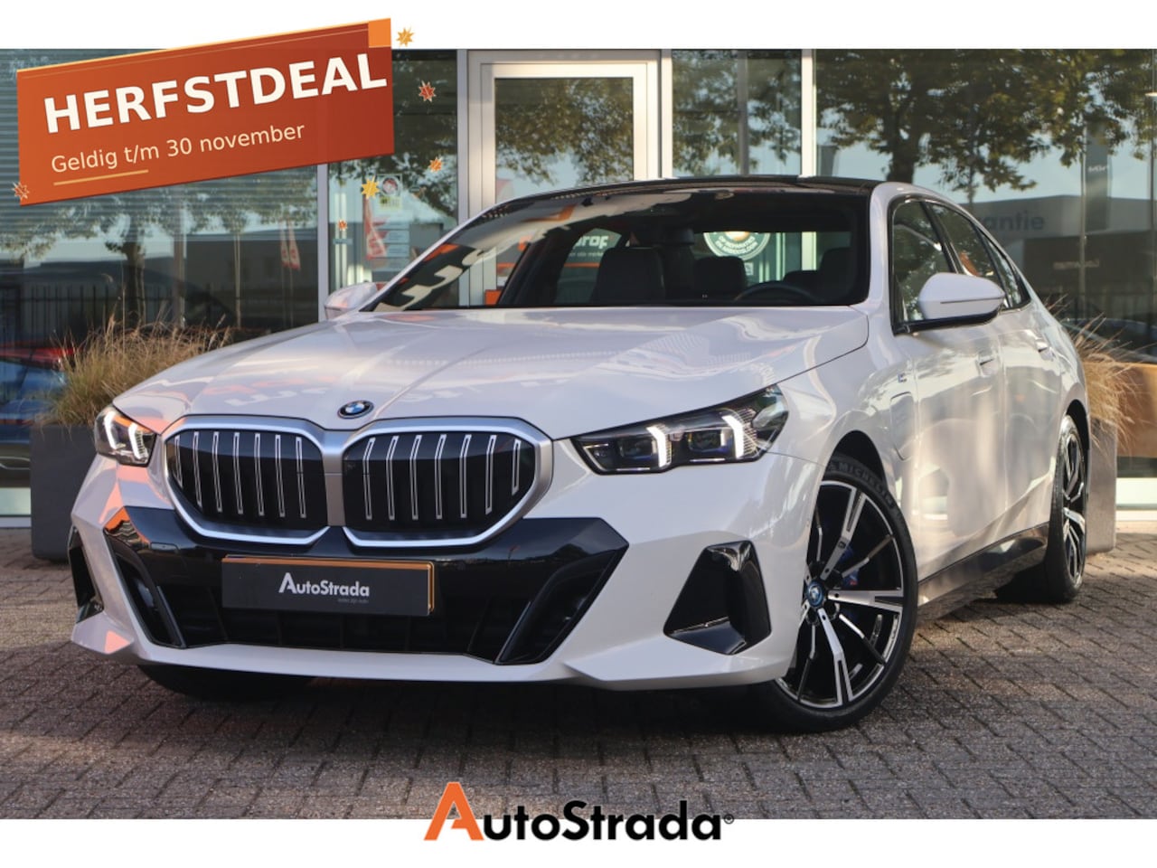 BMW 5-serie - (g60) 550e M-Sport 490pk xDrive | Pano | Bowers&Wilkins | 360 Camera | HUD | Memory - AutoWereld.nl