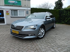 Skoda Superb Combi - 1.4 TSI ACT Style Business - ACC - Park.H V&A - Park Cam - Panoramadak - Apple CarPlay - A