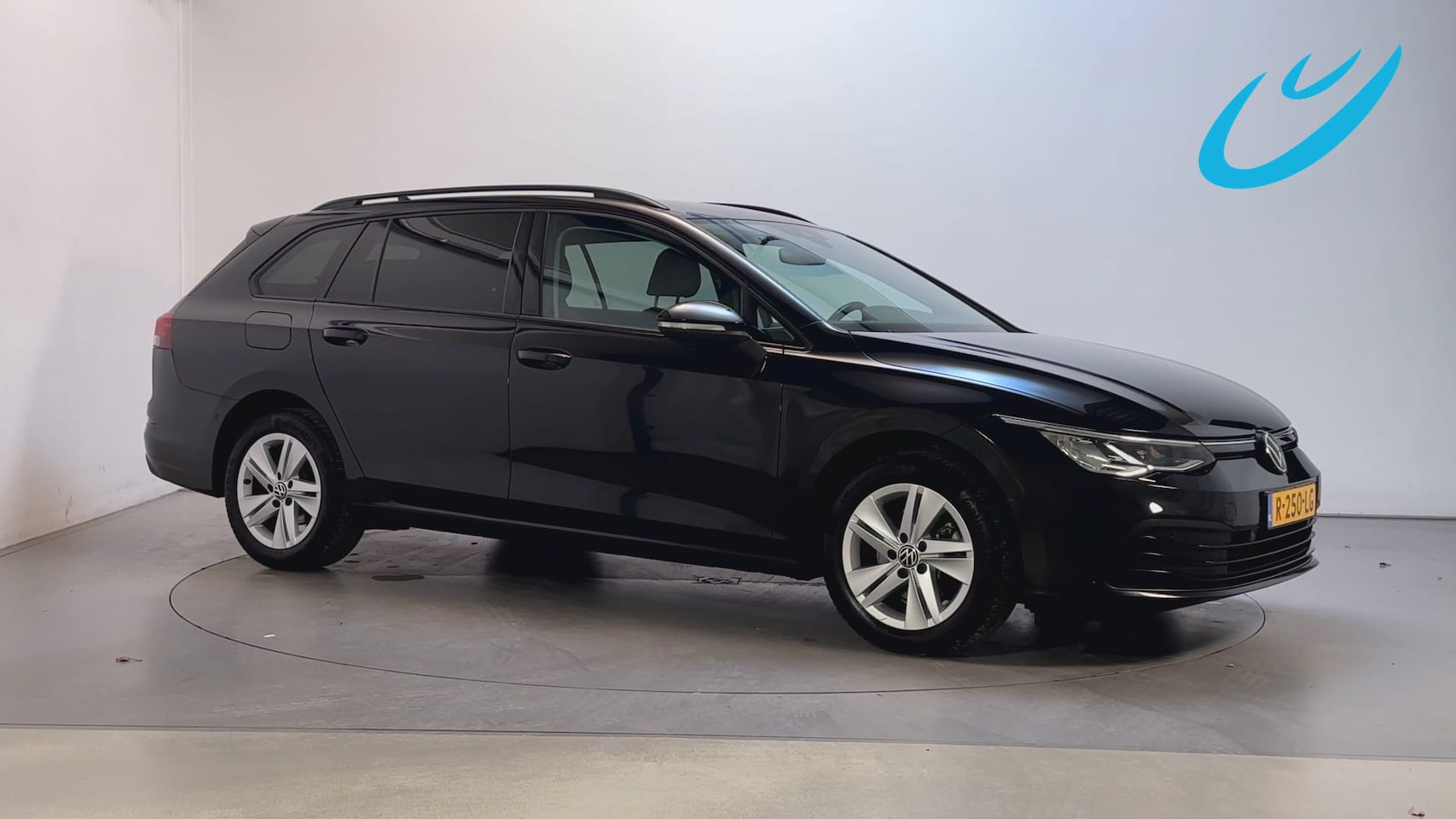 Volkswagen Golf Variant - 1.5 TSI Life Business Alcantara Camera Trekhaak Adaptive Cruise Stoelverwarming - AutoWereld.nl