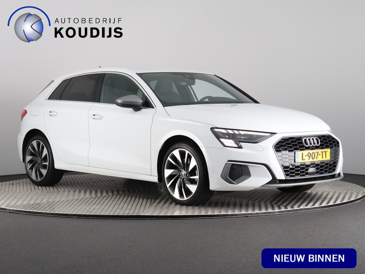 Audi A3 Sportback - 35 TFSI edition one S-Line (NL-Auto / Matrix led / Sfeerverlichting / Stoelverwarming / Ca - AutoWereld.nl