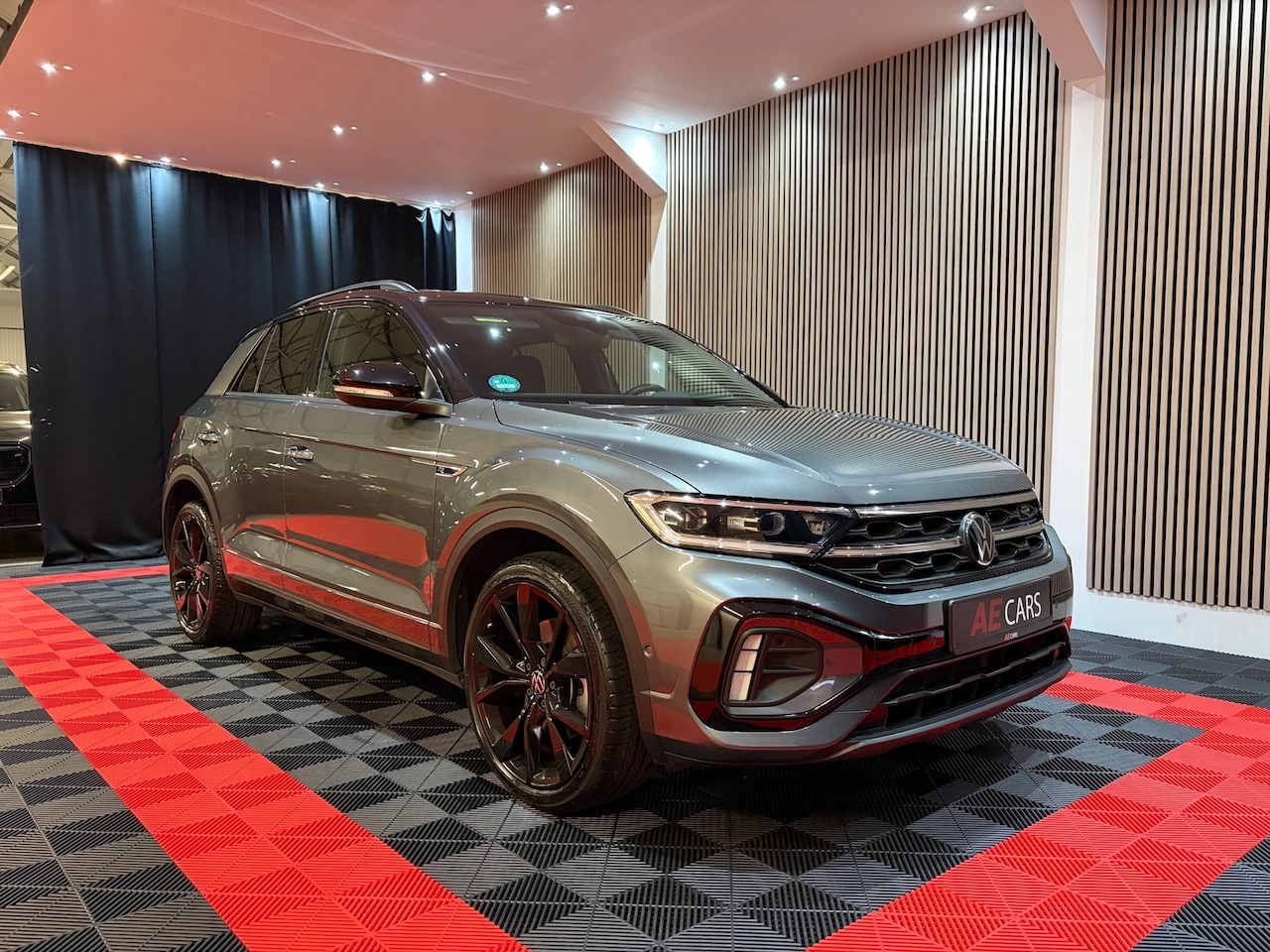 Volkswagen T-Roc - 1.5 TSI R-Line Business+ Pano//Leder-Memory//Camera//Matrix-Led// - AutoWereld.nl