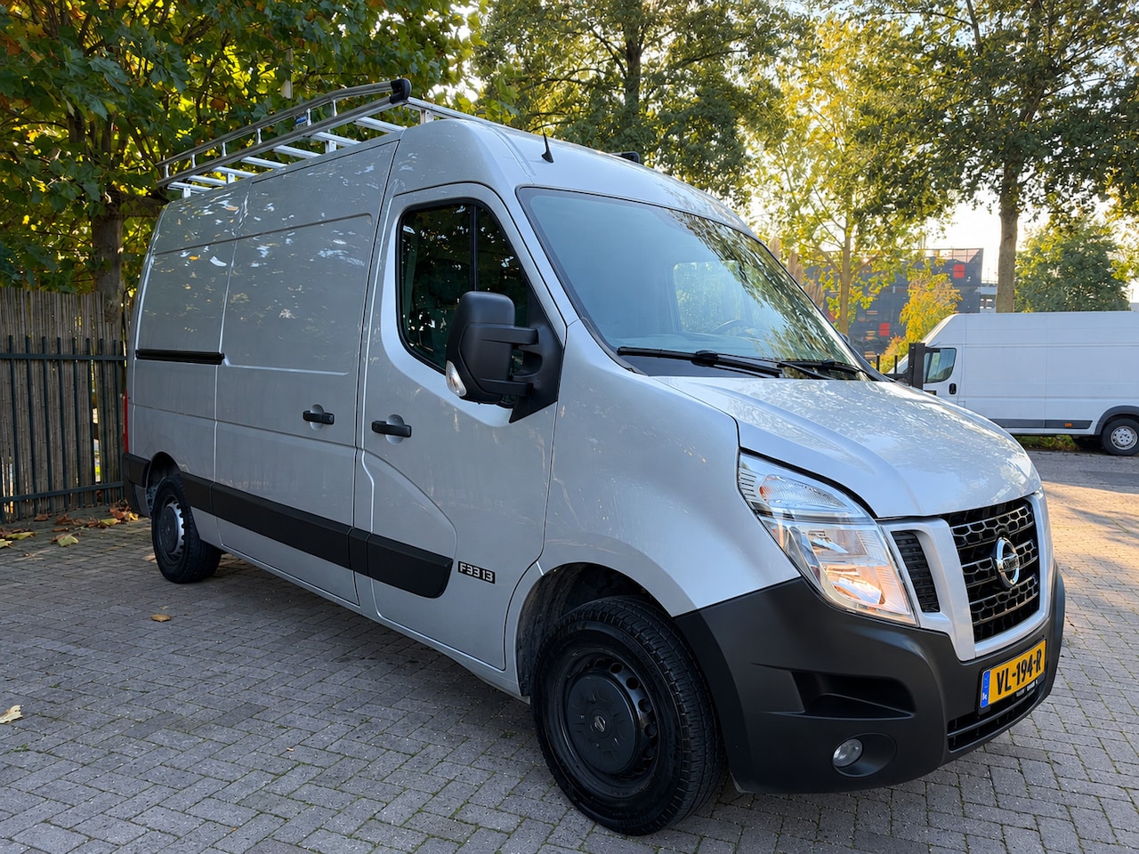 Nissan NV400 - 2.3 dCi L2H2 Imperal Trap Airco 3Pers Org Km - AutoWereld.nl