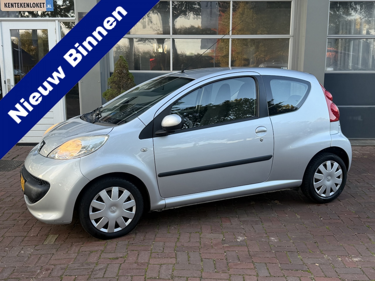 Peugeot 107 - 1.0-12V XS Automaat Bj 2006 Km 94.000 Nap 2e eigenaar - AutoWereld.nl