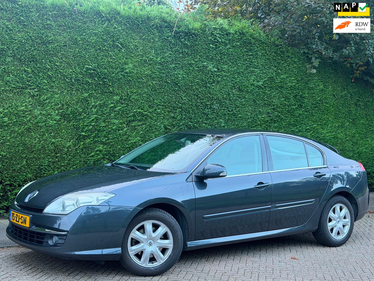 Renault Laguna - 2.0 16V Dynamique RIJDT SUPER!/AIRCO/NAVI/APK - AutoWereld.nl
