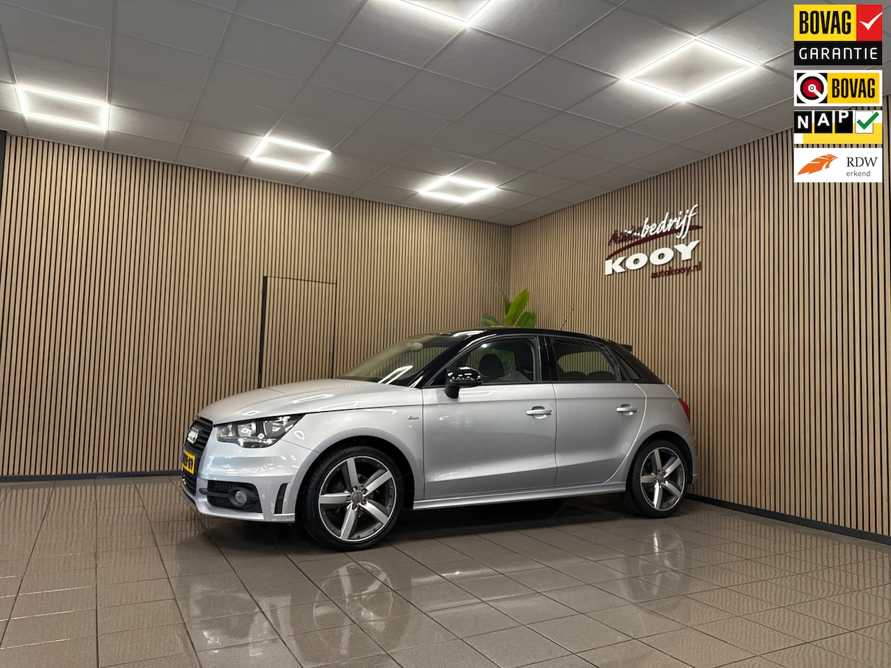 Audi A1 Sportback - 1.2 TFSI Admired * Navigatie / Cruise control / 17" LM Velgen / NL Auto * - AutoWereld.nl