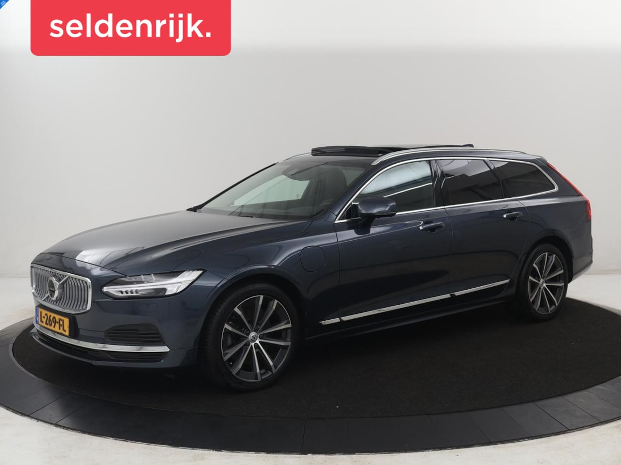 Volvo V90 - 2.0 T8 AWD Inscription | SOH 79,7% | Trekhaak | LED | Stoelverwarming | Adapt.Cruise | Pan - AutoWereld.nl