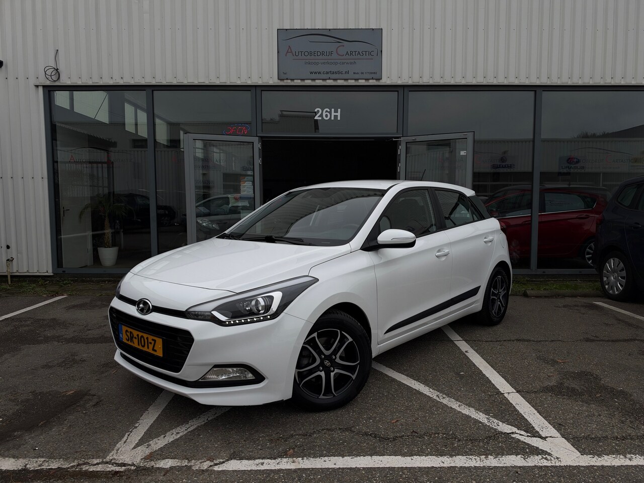 Hyundai i20 - 1.0 T-GDI Comfort 1e EIGENAAR | CLIMA | CRUISE | NAVI | CAMERA | DEALER ONDERHOUDEN | PDC - AutoWereld.nl